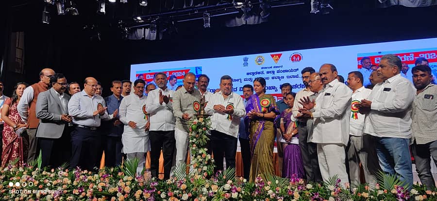 <div class="paragraphs"><p>ರಾಜ್ಯ ಮಟ್ಟದ ವಿಶ್ವ ಜನಸಂಖ್ಯಾ ದಿನಾಚರಣೆ ಕಾರ್ಯಕ್ರಮವನ್ನು ಆರೋಗ್ಯ ಸಚಿವ ದಿನೇಶ್ ಗುಂಡೂರಾವ್ ಅವರು ಉದ್ಘಾಟಿಸಿದರು.</p></div>